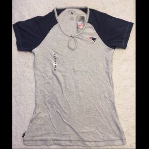 Patriots ring hole T-shirt